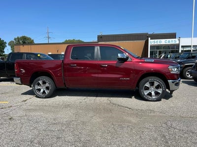 2022 RAM 1500 Laramie Crew Cab 4x4 5'7' Box