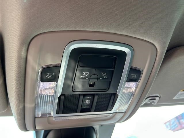 2022 RAM 1500 Laramie Crew Cab 4x4 5'7' Box