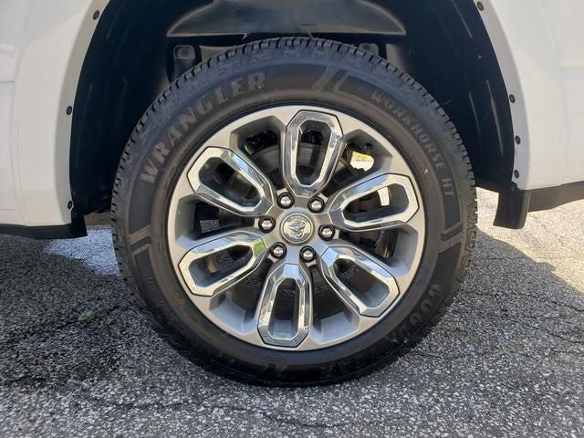 2022 RAM 1500 Laramie Crew Cab 4x4 5'7' Box