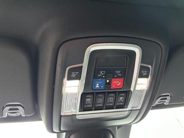 2022 RAM 1500 Rebel Crew Cab 4x4 5'7' Box