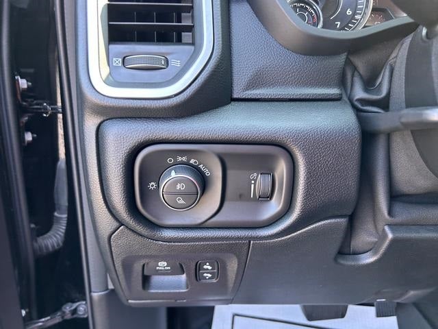 2022 RAM 1500 Big Horn Crew Cab 4x4 6'4' Box