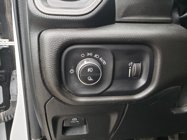 2023 RAM 1500 Tradesman Crew Cab 4x4 6'4' Box