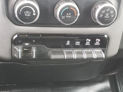 2023 RAM 1500 Tradesman Crew Cab 4x4 6'4' Box