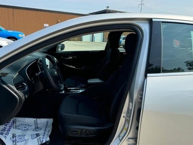 2022 Chevrolet Malibu FWD LT