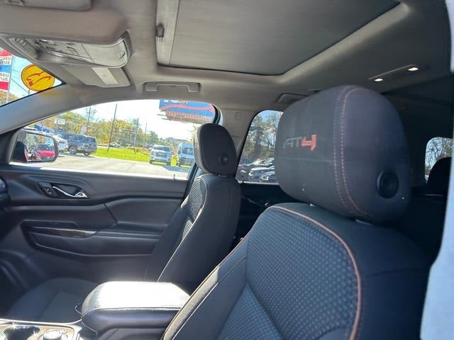 2023 GMC Acadia AWD AT4