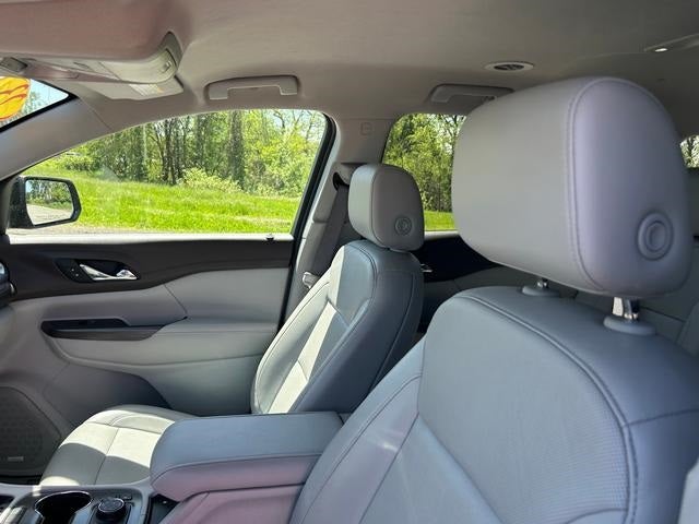 2023 GMC Acadia AWD SLT