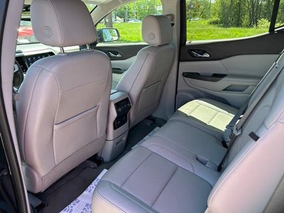 2023 GMC Acadia AWD SLT