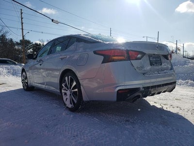 2022 Nissan Altima SR FWD