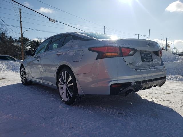 2022 Nissan Altima SR FWD