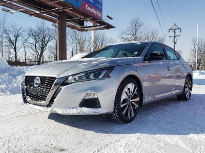 2022 Nissan Altima SR FWD