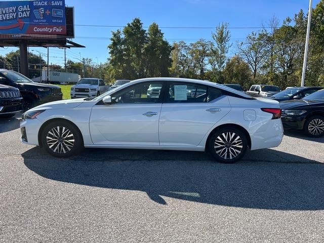 2023 Nissan Altima SV FWD