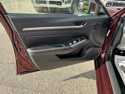 2023 Nissan Altima SV FWD