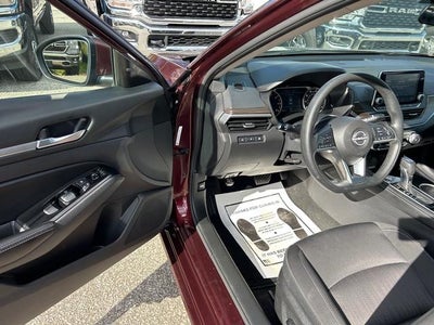 2023 Nissan Altima SV FWD