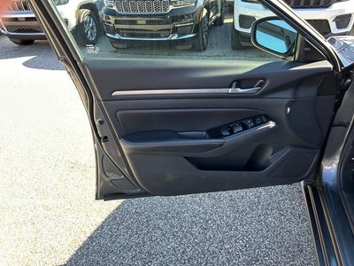 2023 Nissan Altima SV FWD