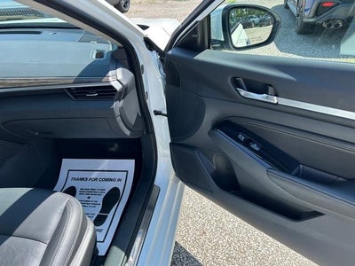 2022 Nissan Altima SL FWD