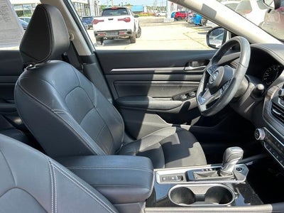 2022 Nissan Altima SL FWD