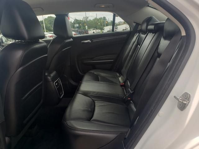 2016 Chrysler 300 Limited