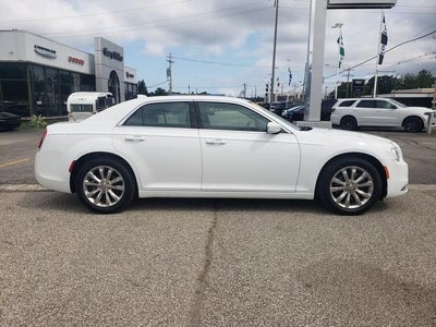 2016 Chrysler 300 Limited