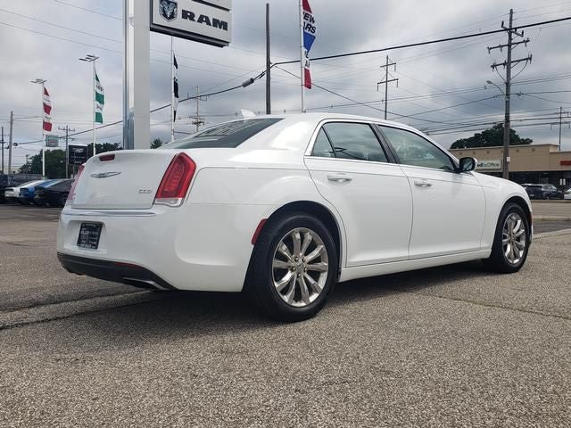 2016 Chrysler 300 Limited