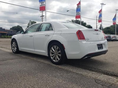 2016 Chrysler 300 Limited