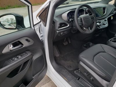 2027 Chrysler Pacifica PACIFICA SELECT