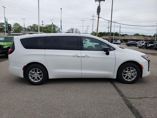 2027 Chrysler Pacifica PACIFICA SELECT