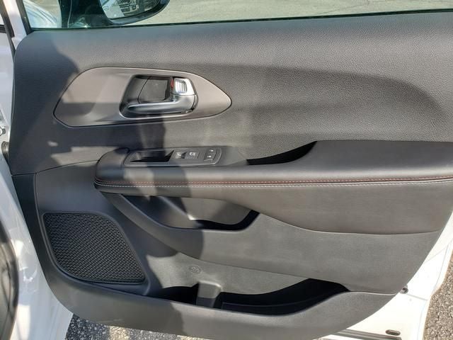 2027 Chrysler Pacifica PACIFICA SELECT