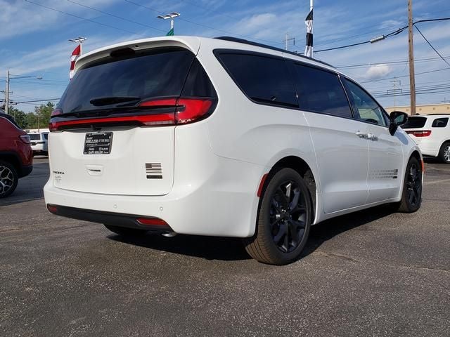2027 Chrysler Pacifica PACIFICA SELECT