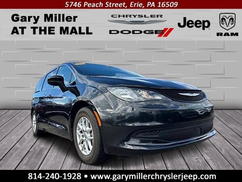 2022 Chrysler Voyager LX