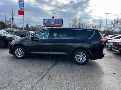 2022 Chrysler Voyager LX
