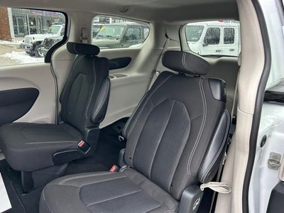 2024 Chrysler Voyager LX