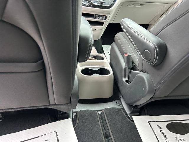 2024 Chrysler Voyager LX