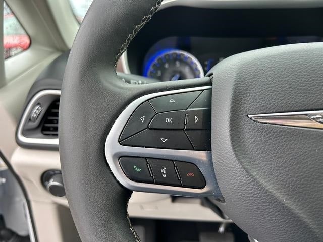 2024 Chrysler Voyager LX