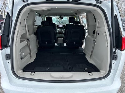 2024 Chrysler Voyager LX