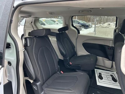 2024 Chrysler Voyager LX