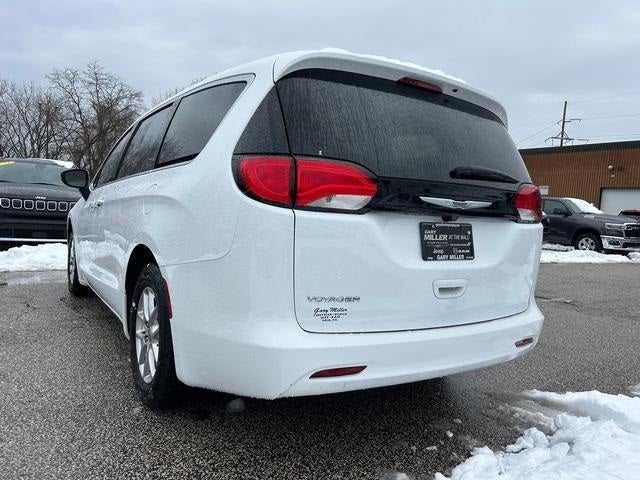 2024 Chrysler Voyager LX