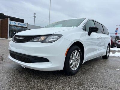 2024 Chrysler Voyager LX