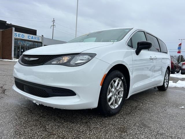 2024 Chrysler Voyager LX