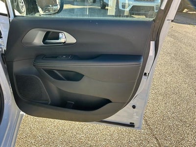 2026 Chrysler Voyager VOYAGER LX