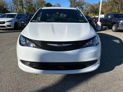 2026 Chrysler Voyager VOYAGER LX