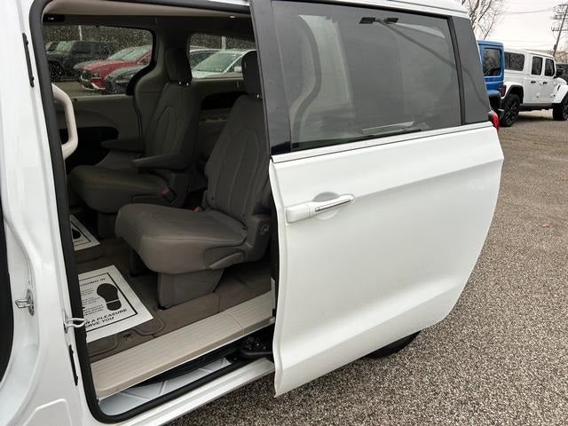 2020 Chrysler Pacifica Touring