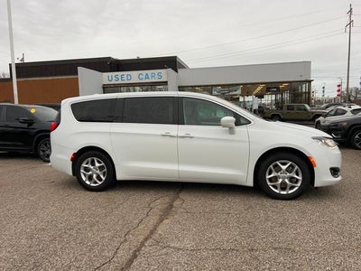 2020 Chrysler Pacifica Touring