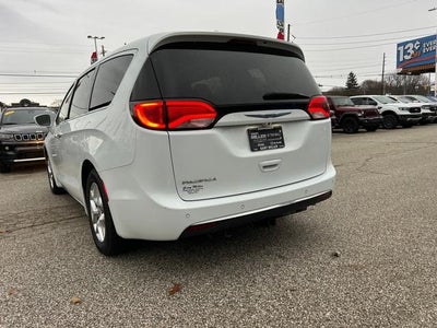 2020 Chrysler Pacifica Touring