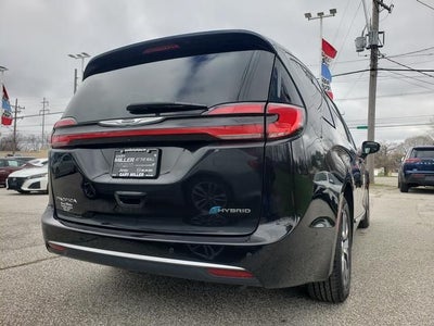 2022 Chrysler Pacifica Hybrid Pinnacle