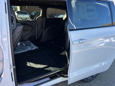 2026 Chrysler Pacifica PACIFICA SELECT AWD