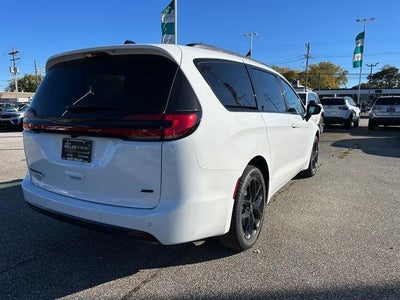 2026 Chrysler Pacifica PACIFICA SELECT AWD