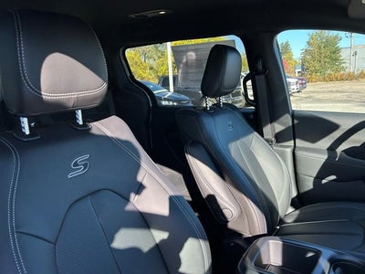 2026 Chrysler Pacifica PACIFICA SELECT AWD