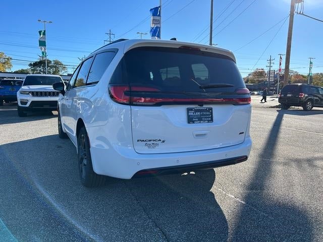2026 Chrysler Pacifica PACIFICA SELECT AWD