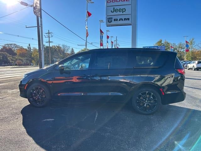 2026 Chrysler Pacifica PACIFICA SELECT AWD