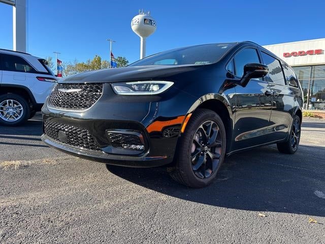 2026 Chrysler Pacifica PACIFICA SELECT AWD